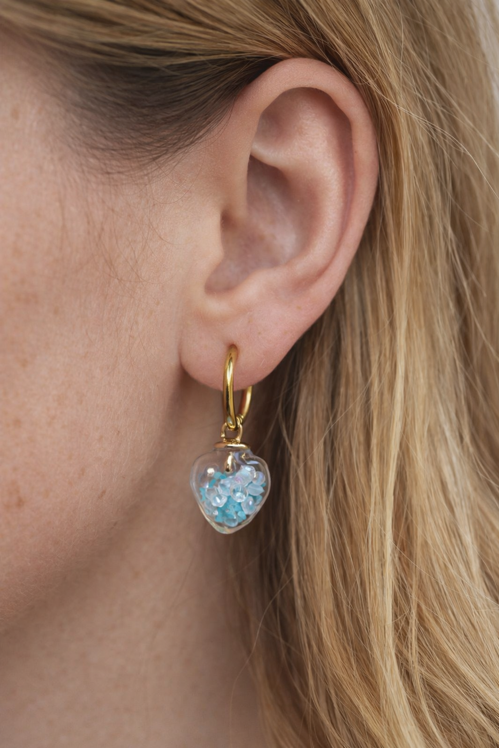 Créoles Cœur en Verre phosphorescent – Boucles d'Oreilles Artisanales