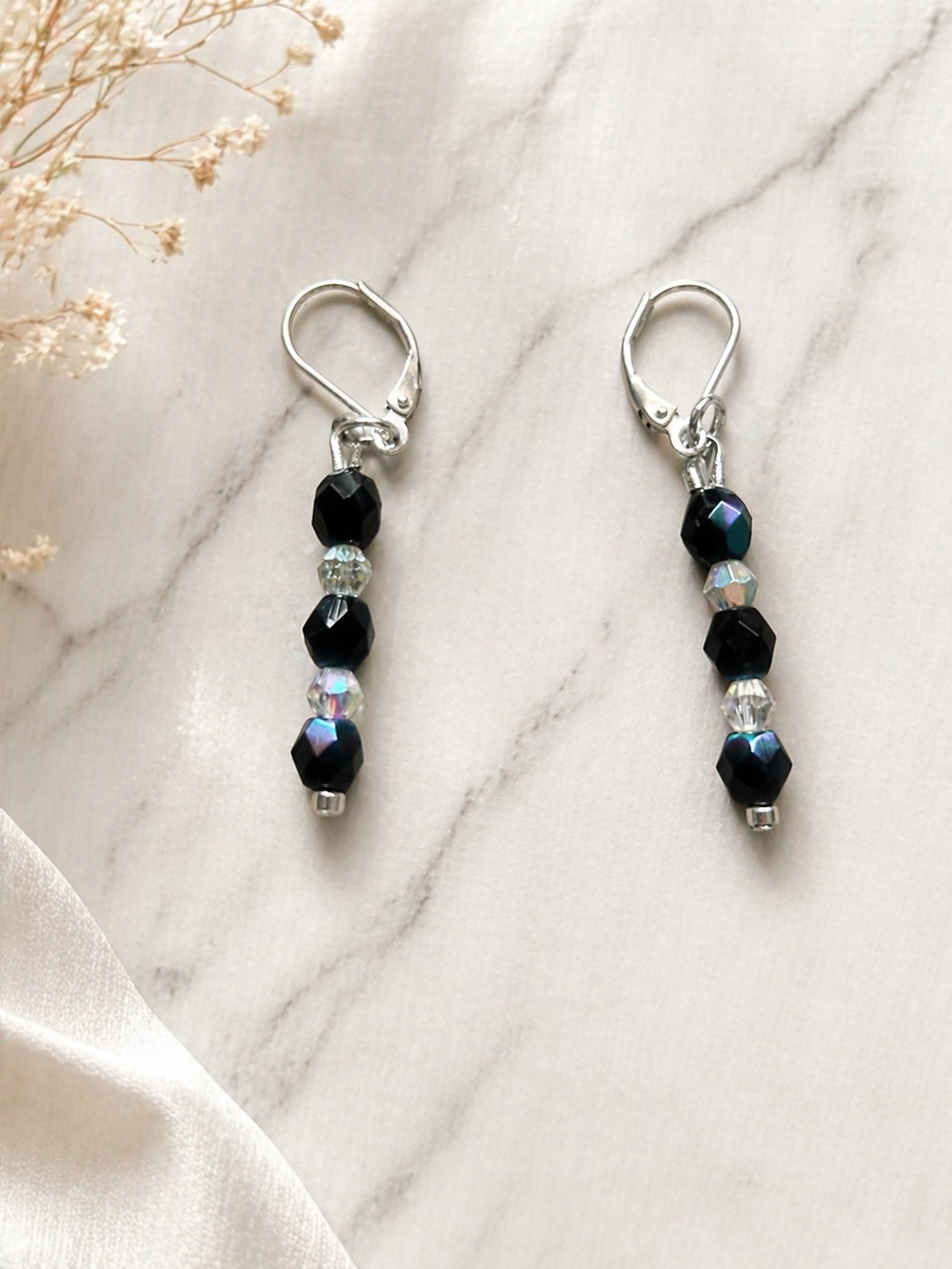 Boucles d'oreilles Cristal Blanc & Anthracite – Fermoir Fermé Fait Main