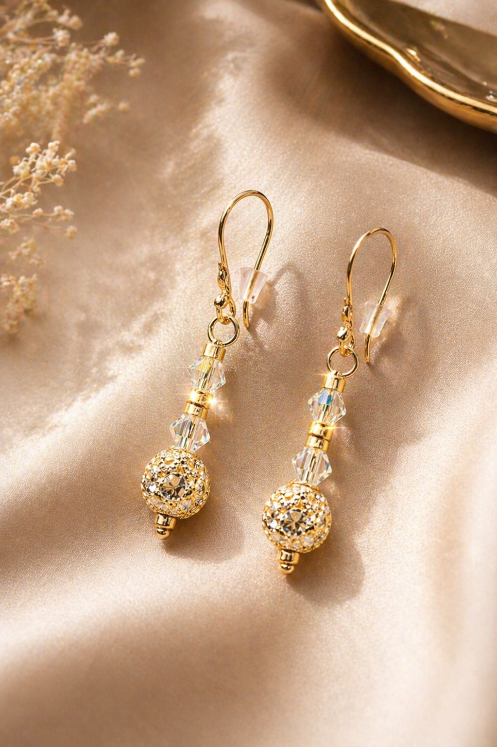 Boucles d'Oreilles Perles Ajourées, Cristal & Rocailles – Fermoir Doré Fait Main