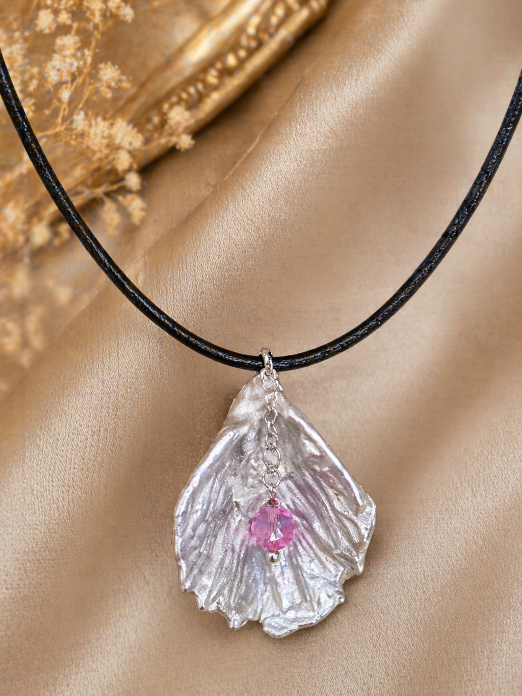 Collier Feuille en Argile Peinte Argent & Cristal – Fait Main