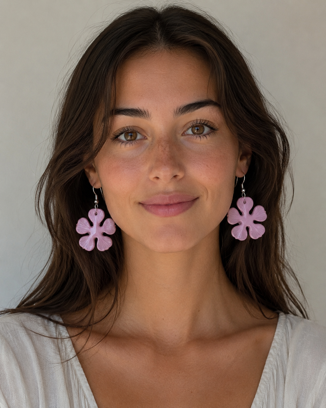 Boucles d'Oreilles Fleur Rose en Résine – Crochet Argent