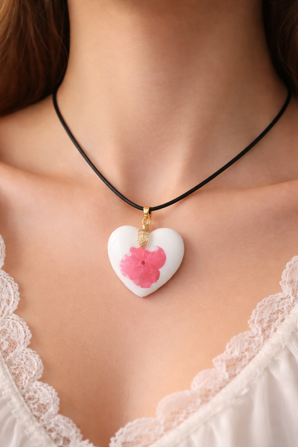 Collier Résine Aqua & Fleurs Séchées – Recouvert Résine UV Fait Main