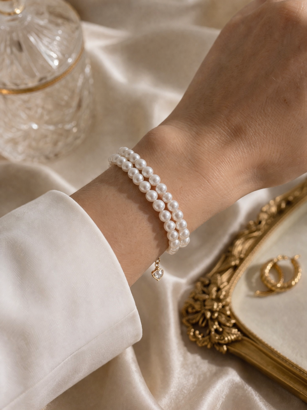 Bracelet Chic Perles Nacrées & Fermoir Cœur – Fait Main