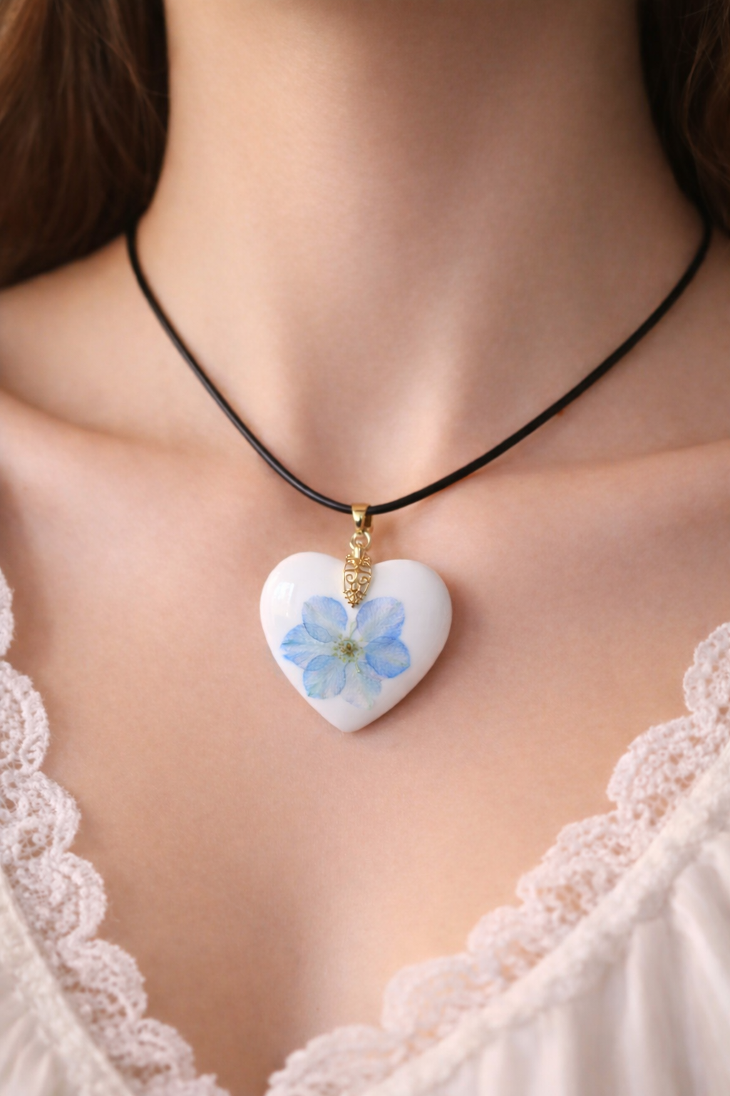 Collier Résine Aqua & Fleurs Séchées – Recouvert Résine UV Fait Main